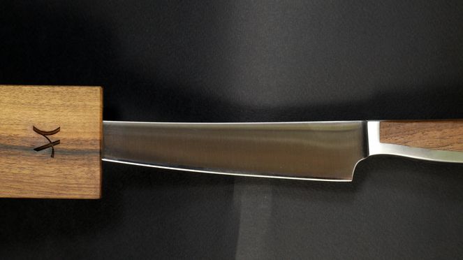 
                    slicing knife Caminada with wooden sheath with handle made of Swiss walnut wood