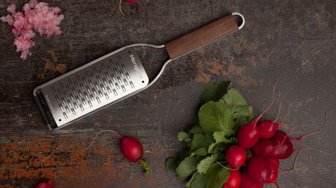 
                    Ribbon Grater Master Series Microplane