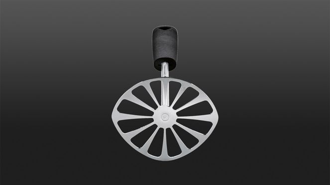 
                    La plaque de broyage du presse-purée est également asymétrique et dotée de différents rayons