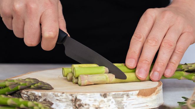 
                    Shin fruit knife also for cutting vegetables