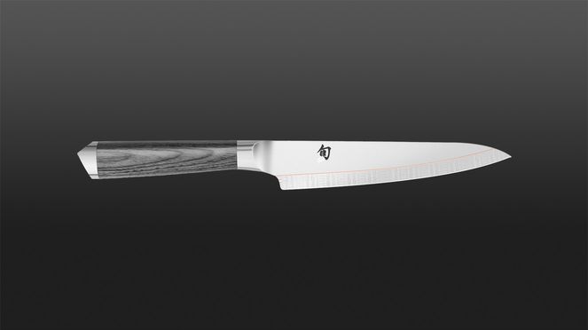 
                    Dual-core blade of the Shun Kagerou utility knife is crafted using an innovative forging process