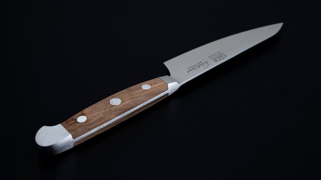 
                    Petit Kiritsuke Güde combine le Gyuto et l'Usuba pour une polyvalence maximale