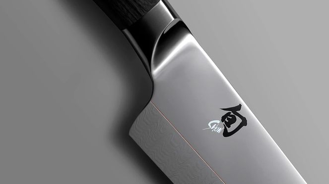 
                    Détail de la lame du Santoku Shun Kagerou