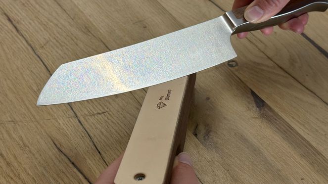 
                    Precision sharpener with diamond leather with leather infiltrated with 5 µ diamond also for Solingen knives