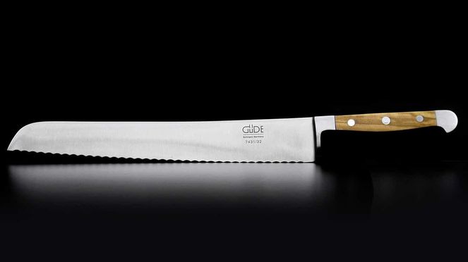 
                    Coltello per il pane professionista Güde Alpha legno di barile
