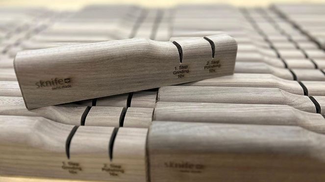 
                    knife sharpener for pre-grinding and polishing with 800/2000 grit
