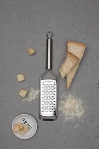 MP_Professional_Series_Ribbon_Grater_38002_parmesan.JPG