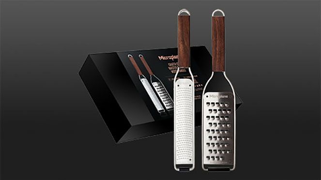 
                    Set Master Grater avec cadre robuste et des lames en acier inoxydable tranchantes