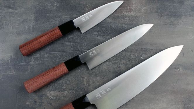 
                    Seki Magoroku office knife with universal knife and Santoku