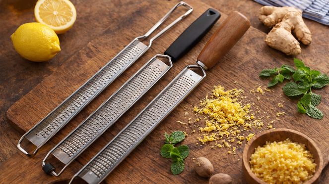 
                    Die Zesterreibe Gastro ist auch als Zesterreibe und Zesterreibe Pflaume erhältlich