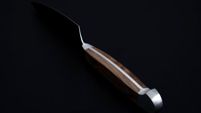 
                    Petit Kiritsuke Güde fabriqué à la main selon plus de 40 étapes de travail manuelles