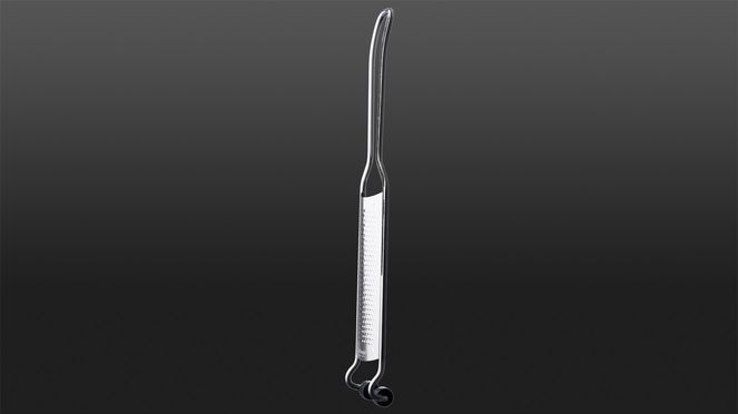 
                    Les supports pour poêle ou saladier sont bien pratiques: ils permettent de stabiliser la râpe